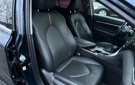 Toyota Camry, 2018 год, 2 640 000 рублей, 9 фотография