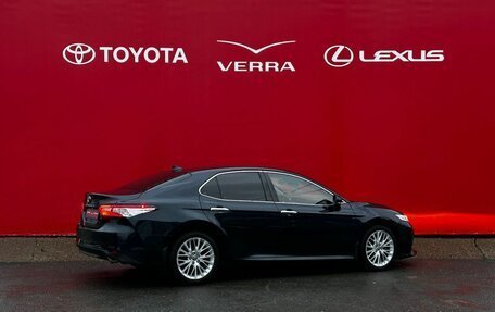 Toyota Camry, 2018 год, 2 640 000 рублей, 4 фотография