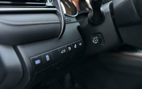 Toyota Camry, 2018 год, 2 640 000 рублей, 15 фотография