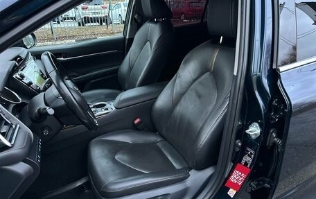 Toyota Camry, 2018 год, 2 640 000 рублей, 8 фотография