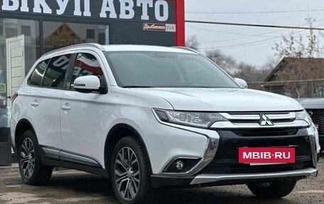 Mitsubishi Outlander III рестайлинг 3, 2015 год, 1 770 000 рублей, 2 фотография