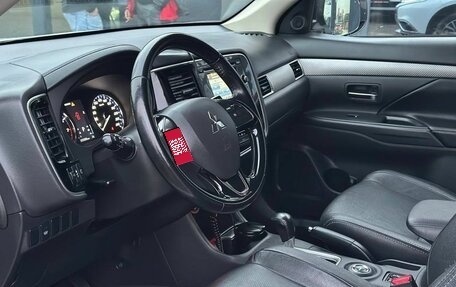 Mitsubishi Outlander III рестайлинг 3, 2015 год, 1 770 000 рублей, 14 фотография