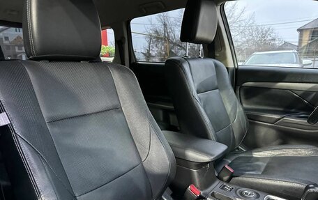 Mitsubishi Outlander III рестайлинг 3, 2015 год, 1 770 000 рублей, 30 фотография