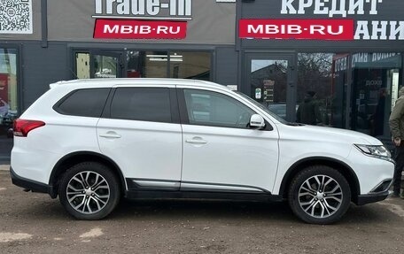 Mitsubishi Outlander III рестайлинг 3, 2015 год, 1 770 000 рублей, 13 фотография