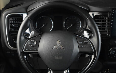 Mitsubishi Outlander III рестайлинг 3, 2015 год, 1 679 000 рублей, 15 фотография