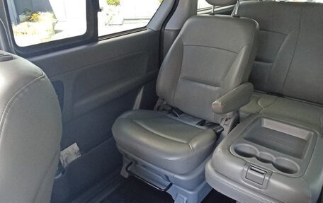 Hyundai Grand Starex Grand Starex I рестайлинг 2, 2015 год, 2 800 000 рублей, 5 фотография