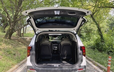 KIA Carnival, 2024 год, 5 200 000 рублей, 20 фотография