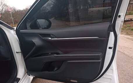 Toyota Camry, 2018 год, 2 200 000 рублей, 9 фотография