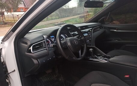 Toyota Camry, 2018 год, 2 200 000 рублей, 8 фотография