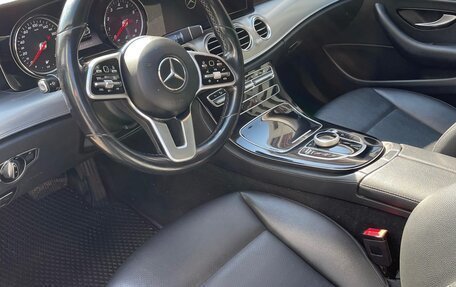 Mercedes-Benz E-Класс, 2019 год, 2 390 000 рублей, 5 фотография