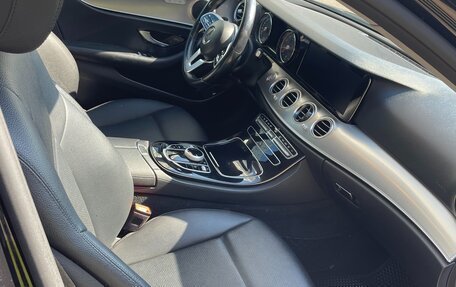 Mercedes-Benz E-Класс, 2019 год, 2 390 000 рублей, 10 фотография