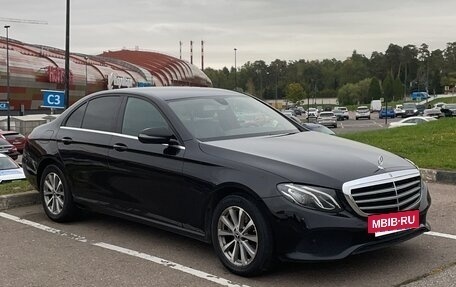 Mercedes-Benz E-Класс, 2019 год, 2 390 000 рублей, 7 фотография