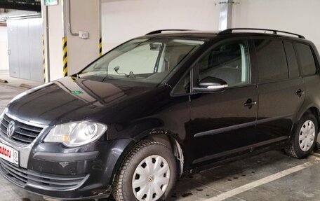Volkswagen Touran III, 2009 год, 625 000 рублей, 3 фотография