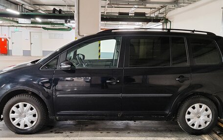 Volkswagen Touran III, 2009 год, 625 000 рублей, 4 фотография