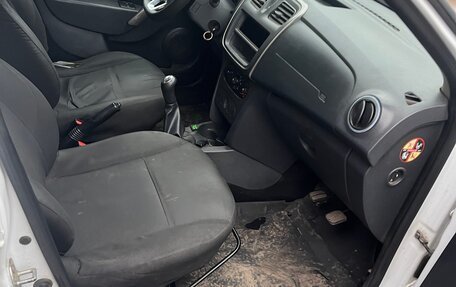 Renault Logan II, 2019 год, 425 000 рублей, 5 фотография