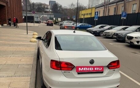 Volkswagen Jetta VI, 2011 год, 1 250 000 рублей, 6 фотография