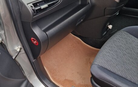 Toyota Wish II, 2011 год, 1 290 000 рублей, 5 фотография