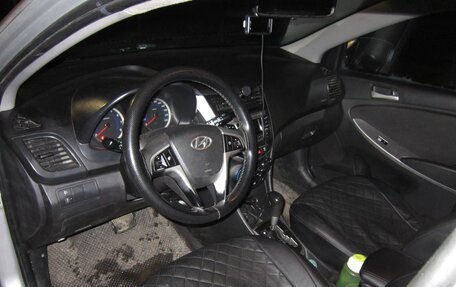 Hyundai Solaris II рестайлинг, 2016 год, 700 000 рублей, 5 фотография