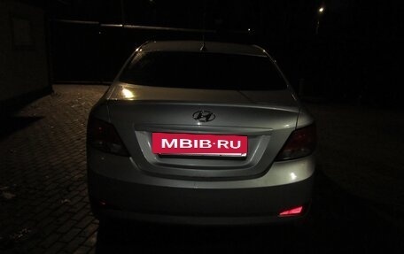 Hyundai Solaris II рестайлинг, 2016 год, 700 000 рублей, 2 фотография