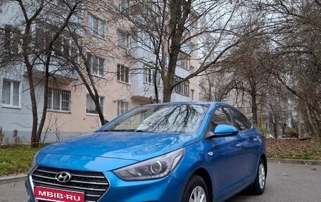 Hyundai Solaris II рестайлинг, 2018 год, 1 500 000 рублей, 1 фотография