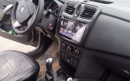 Renault Logan II, 2015 год, 610 000 рублей, 5 фотография