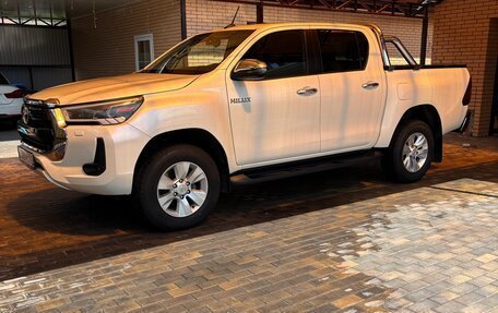 Toyota Hilux VIII, 2021 год, 5 450 000 рублей, 2 фотография