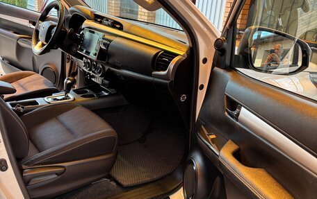 Toyota Hilux VIII, 2021 год, 5 450 000 рублей, 13 фотография