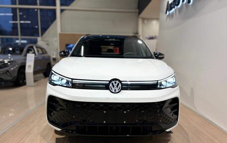 Volkswagen Tiguan, 2025 год, 5 300 000 рублей, 2 фотография