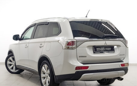 Mitsubishi Outlander III рестайлинг 3, 2014 год, 1 650 000 рублей, 7 фотография