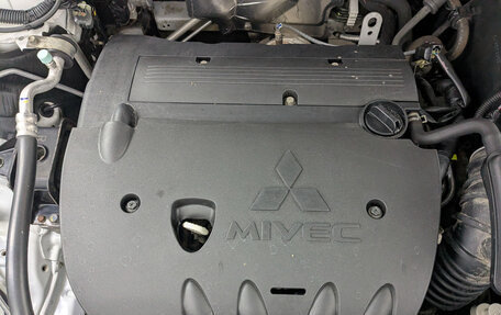 Mitsubishi Outlander III рестайлинг 3, 2014 год, 1 650 000 рублей, 9 фотография