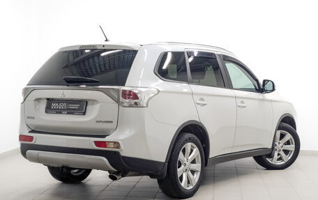 Mitsubishi Outlander III рестайлинг 3, 2014 год, 1 650 000 рублей, 5 фотография