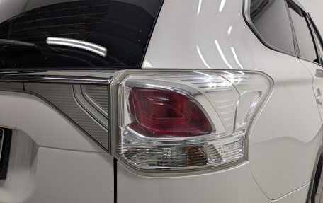 Mitsubishi Outlander III рестайлинг 3, 2014 год, 1 650 000 рублей, 26 фотография