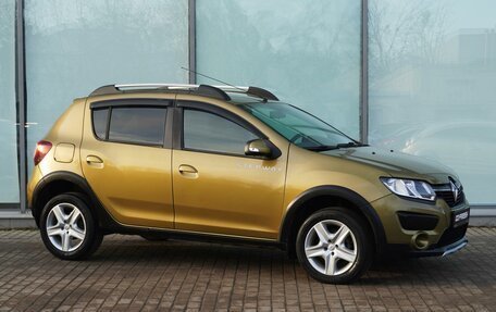 Renault Sandero II рестайлинг, 2015 год, 840 000 рублей, 1 фотография