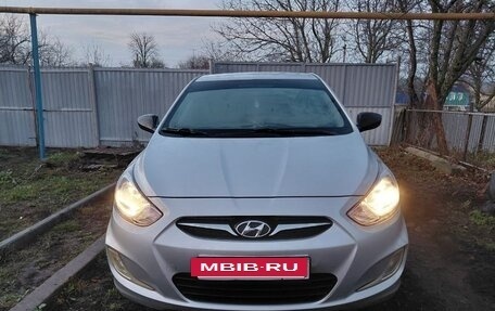 Hyundai Solaris II рестайлинг, 2014 год, 915 000 рублей, 3 фотография