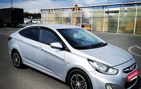 Hyundai Solaris II рестайлинг, 2013 год, 760 000 рублей, 2 фотография