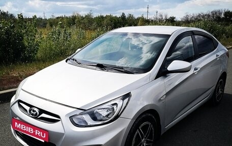 Hyundai Solaris II рестайлинг, 2013 год, 760 000 рублей, 4 фотография