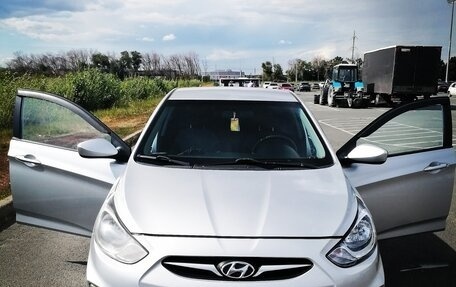 Hyundai Solaris II рестайлинг, 2013 год, 760 000 рублей, 10 фотография