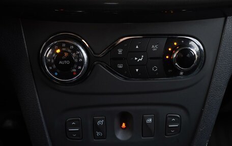 Renault Sandero II рестайлинг, 2015 год, 840 000 рублей, 26 фотография