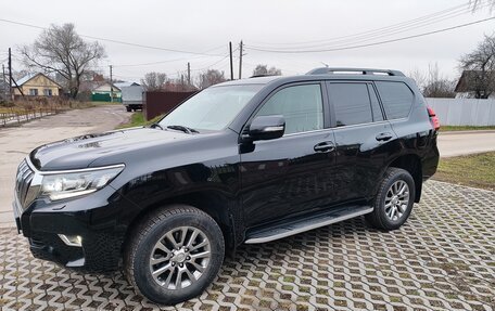 Toyota Land Cruiser Prado 150 рестайлинг 2, 2018 год, 5 000 000 рублей, 2 фотография