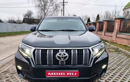 Toyota Land Cruiser Prado 150 рестайлинг 2, 2018 год, 5 000 000 рублей, 3 фотография