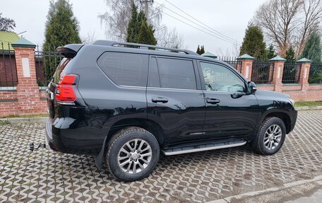Toyota Land Cruiser Prado 150 рестайлинг 2, 2018 год, 5 000 000 рублей, 9 фотография