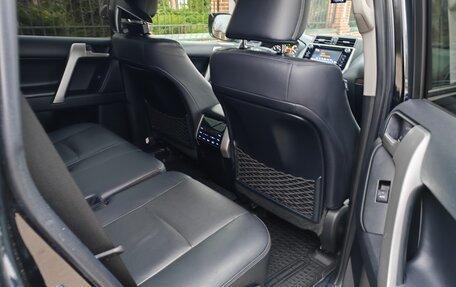 Toyota Land Cruiser Prado 150 рестайлинг 2, 2018 год, 5 000 000 рублей, 16 фотография