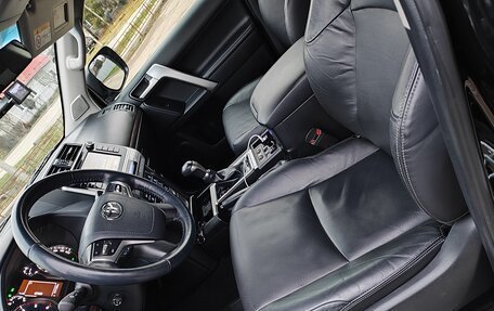 Toyota Land Cruiser Prado 150 рестайлинг 2, 2018 год, 5 000 000 рублей, 13 фотография