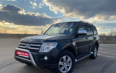 Mitsubishi Pajero IV, 2007 год, 1 699 000 рублей, 2 фотография