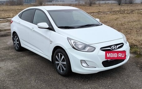 Hyundai Solaris II рестайлинг, 2012 год, 900 000 рублей, 2 фотография