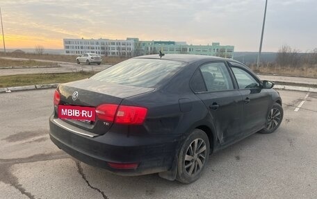 Volkswagen Jetta VI, 2013 год, 490 000 рублей, 3 фотография
