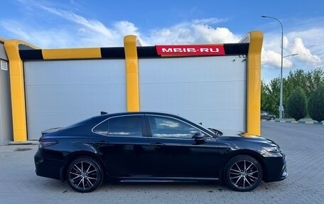 Toyota Camry, 2021 год, 2 750 000 рублей, 2 фотография