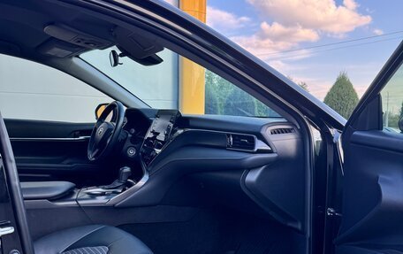 Toyota Camry, 2021 год, 2 750 000 рублей, 8 фотография