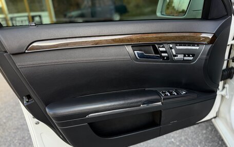 Mercedes-Benz S-Класс, 2012 год, 1 850 000 рублей, 28 фотография