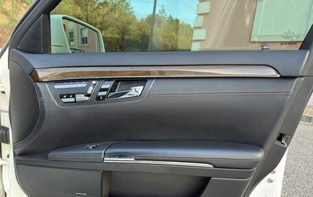 Mercedes-Benz S-Класс, 2012 год, 1 850 000 рублей, 30 фотография